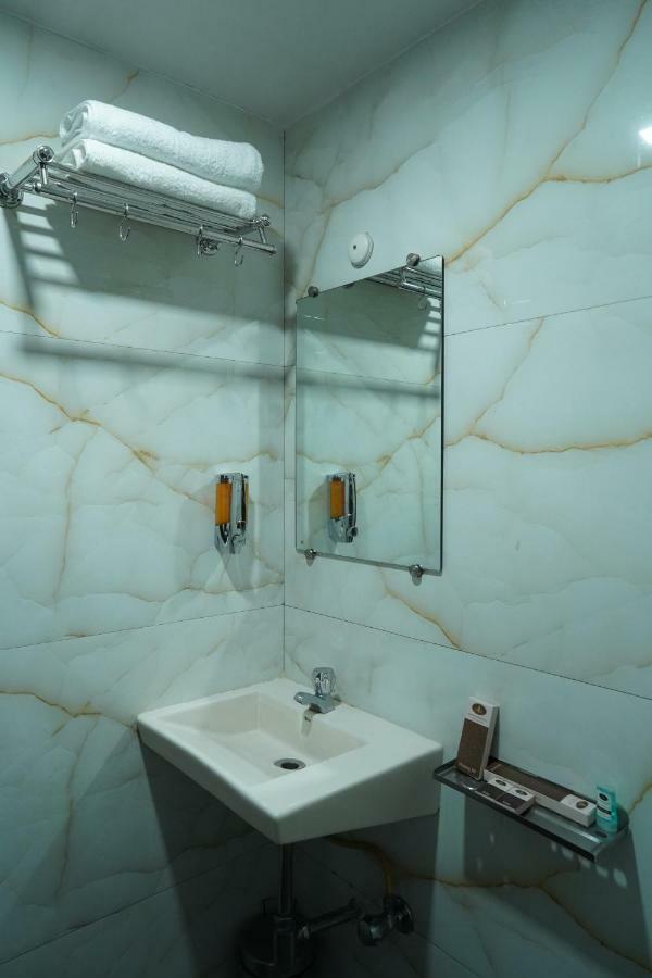 מלון מומביי Sharda Residency מראה חיצוני תמונה