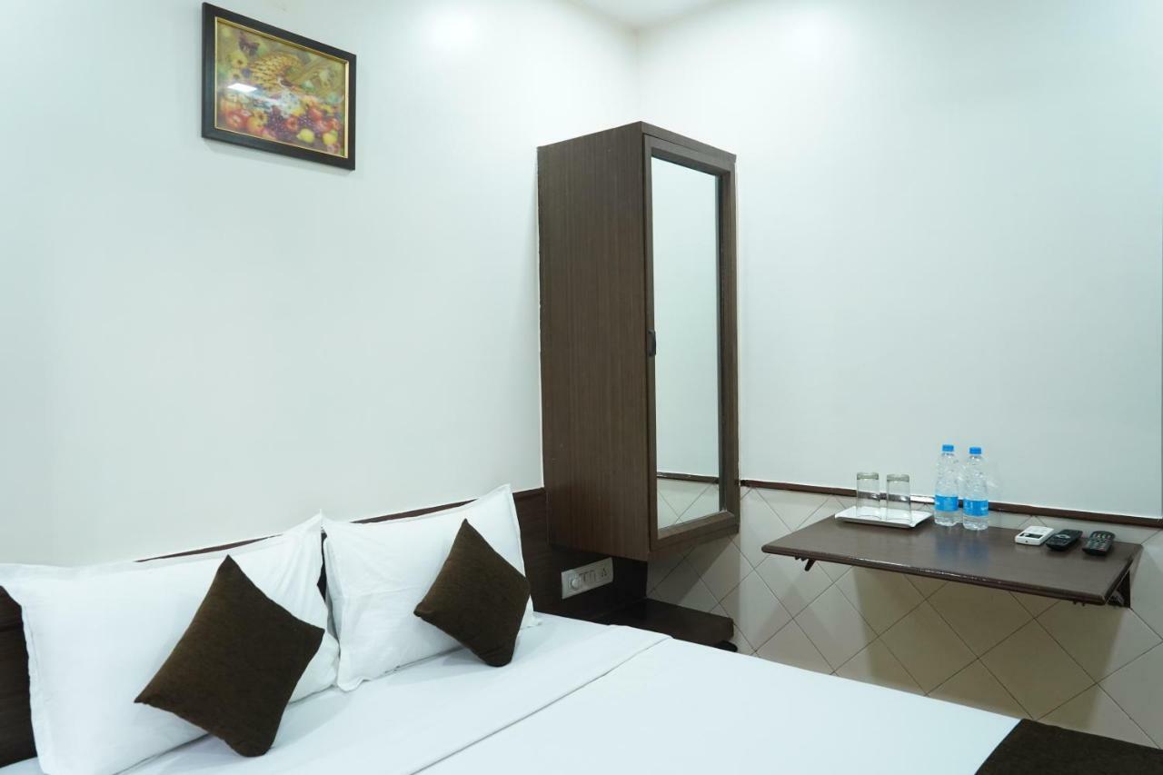 מלון מומביי Sharda Residency מראה חיצוני תמונה